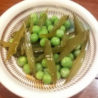 春だから！グリーンピースと茎わかめの翡翠煮